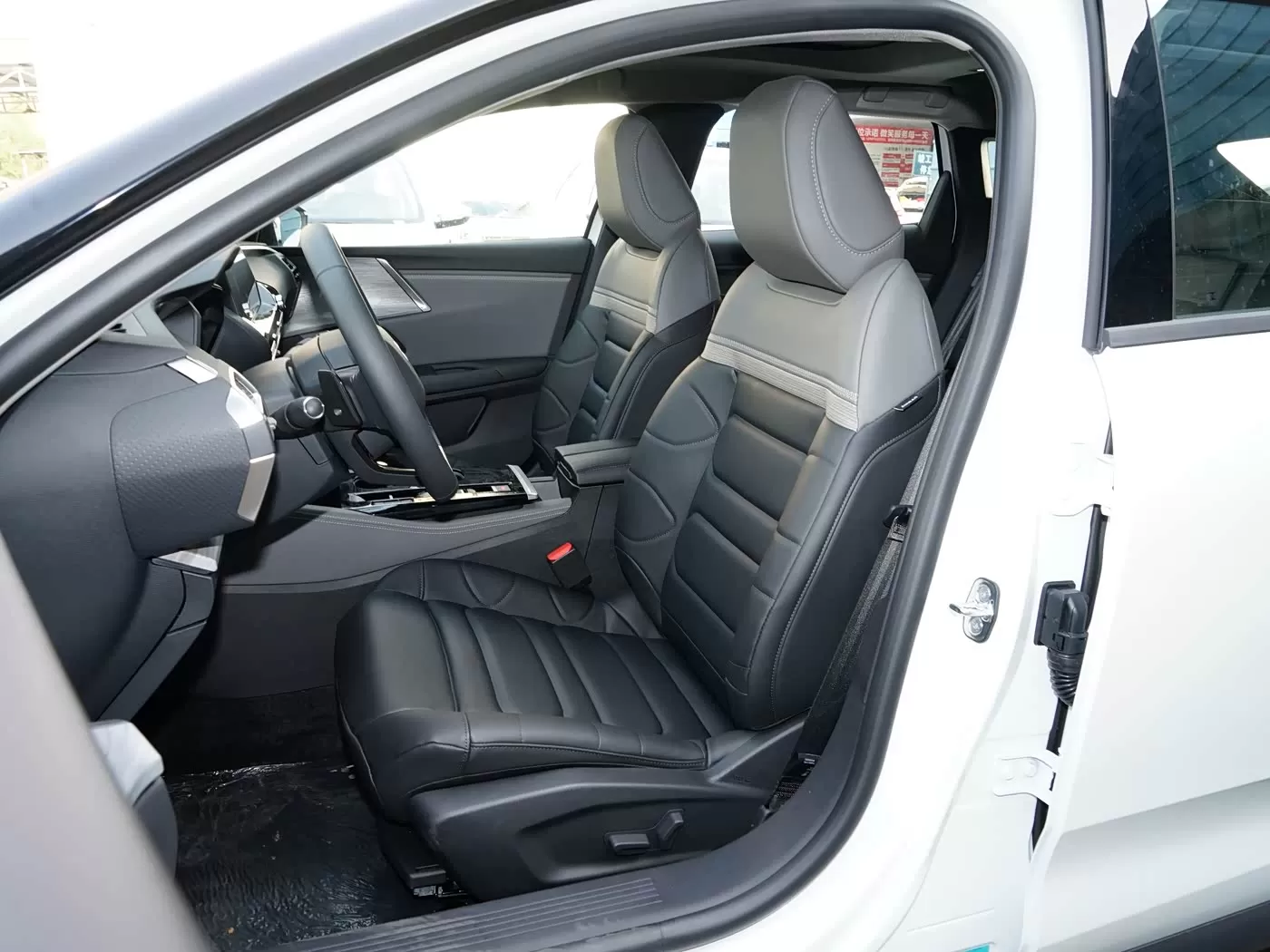 東風シトロエン・ヴェルサイユC5Xの中古車販売 – Silu Auto Export