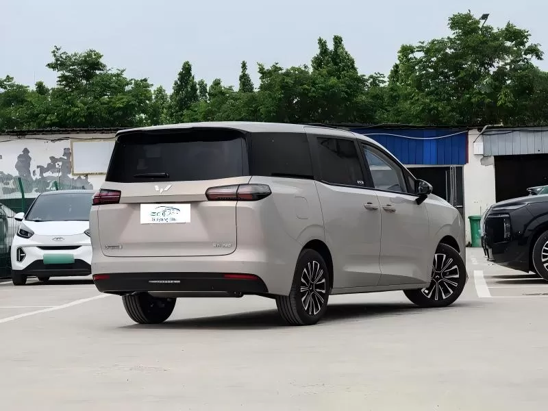 Wuling Starlight 730 2026 1.5T CVT プレミアム 7 人乗り MPV 家族および旅客輸送用