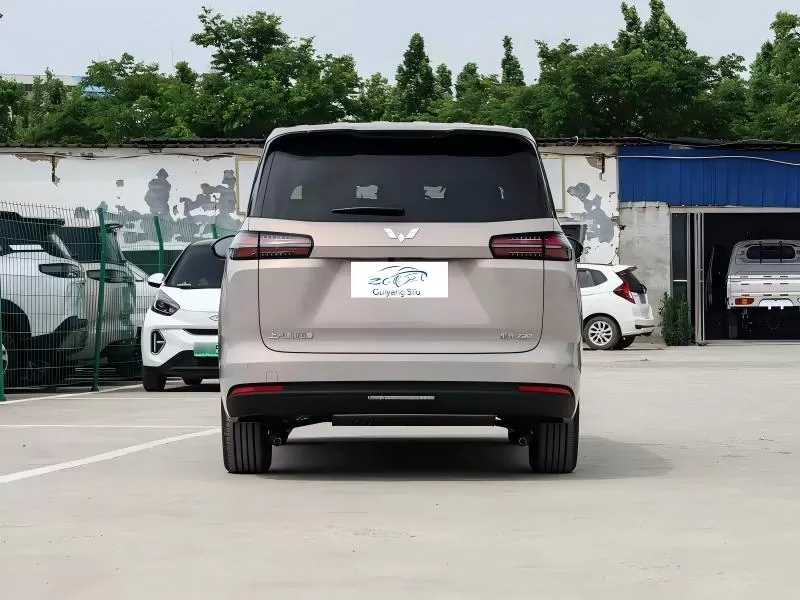 Wuling Starlight 730 2026 1.5T CVT プレミアム 7 人乗り MPV 家族および旅客輸送用