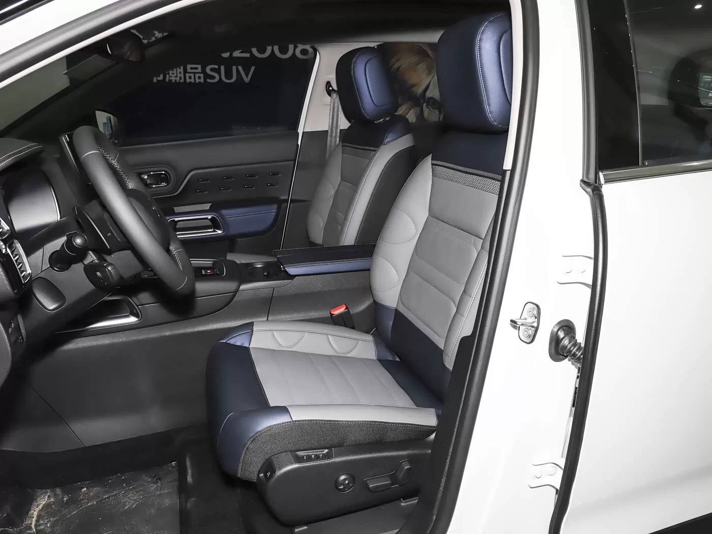 シトロエン・C5エアクロス 2026年モデル 400馬力 フラッグシップエディション – 中国産中古車輸出