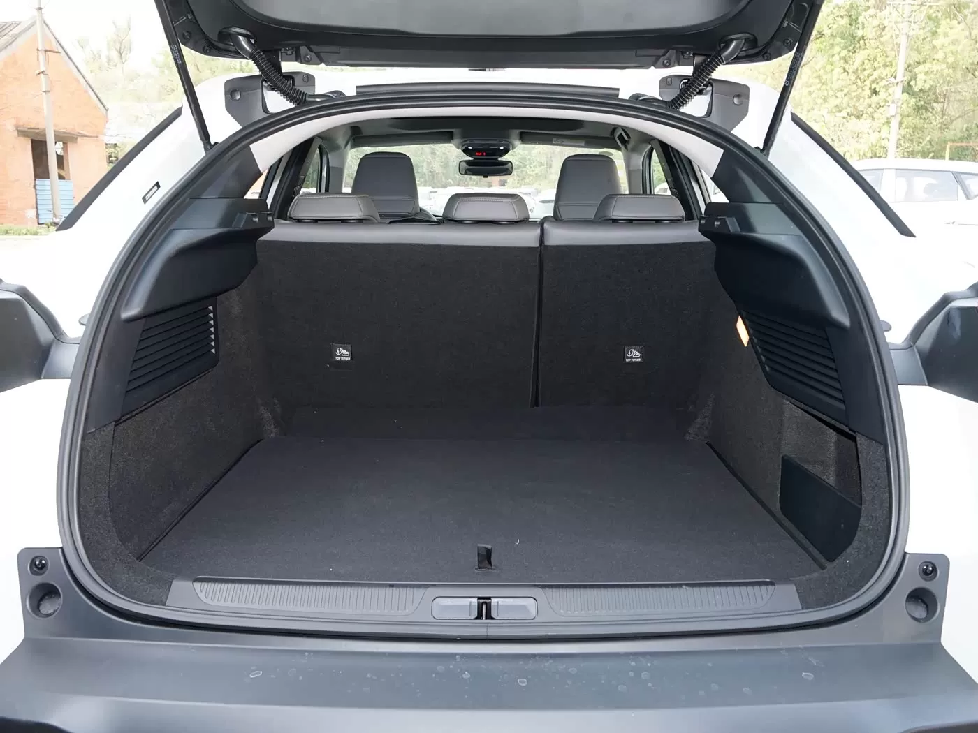 東風シトロエン・ヴェルサイユC5Xの中古車販売 – Silu Auto Export