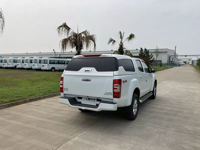 いすゞ Lingtuo クロスカントリー 2.5T 4X4 ディーゼル ピックアップ - 中国からの新品