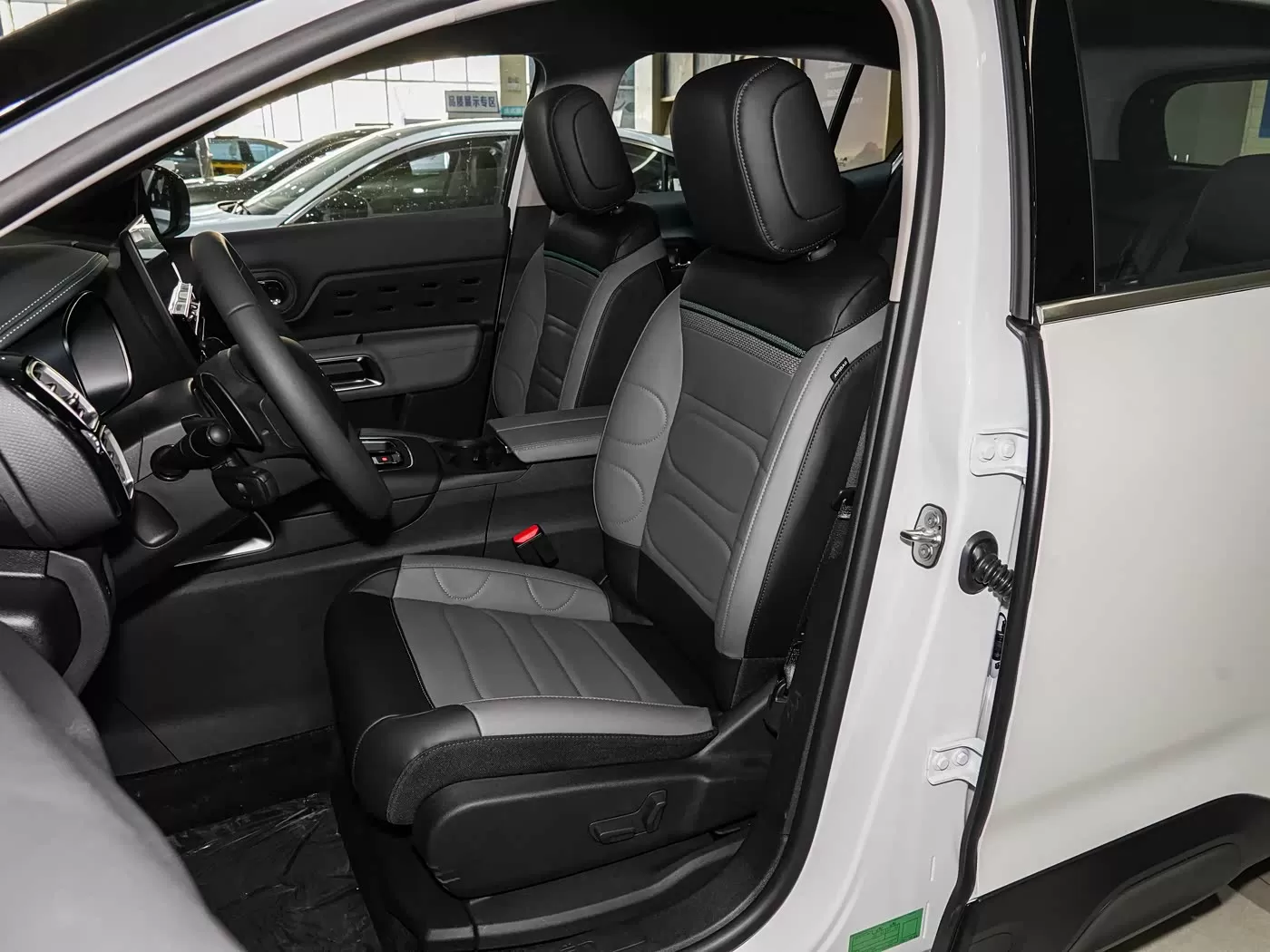 シトロエン・C5エアクロス 2026年型 フェイスリフトモデル 360馬力 中古車 – Silu Auto Export